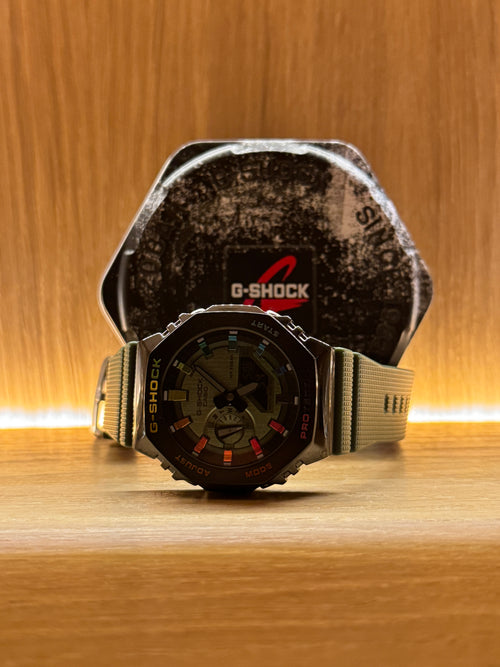 ABA Custom Build 'Emerald Prism' — sage dial and rainbow index detail