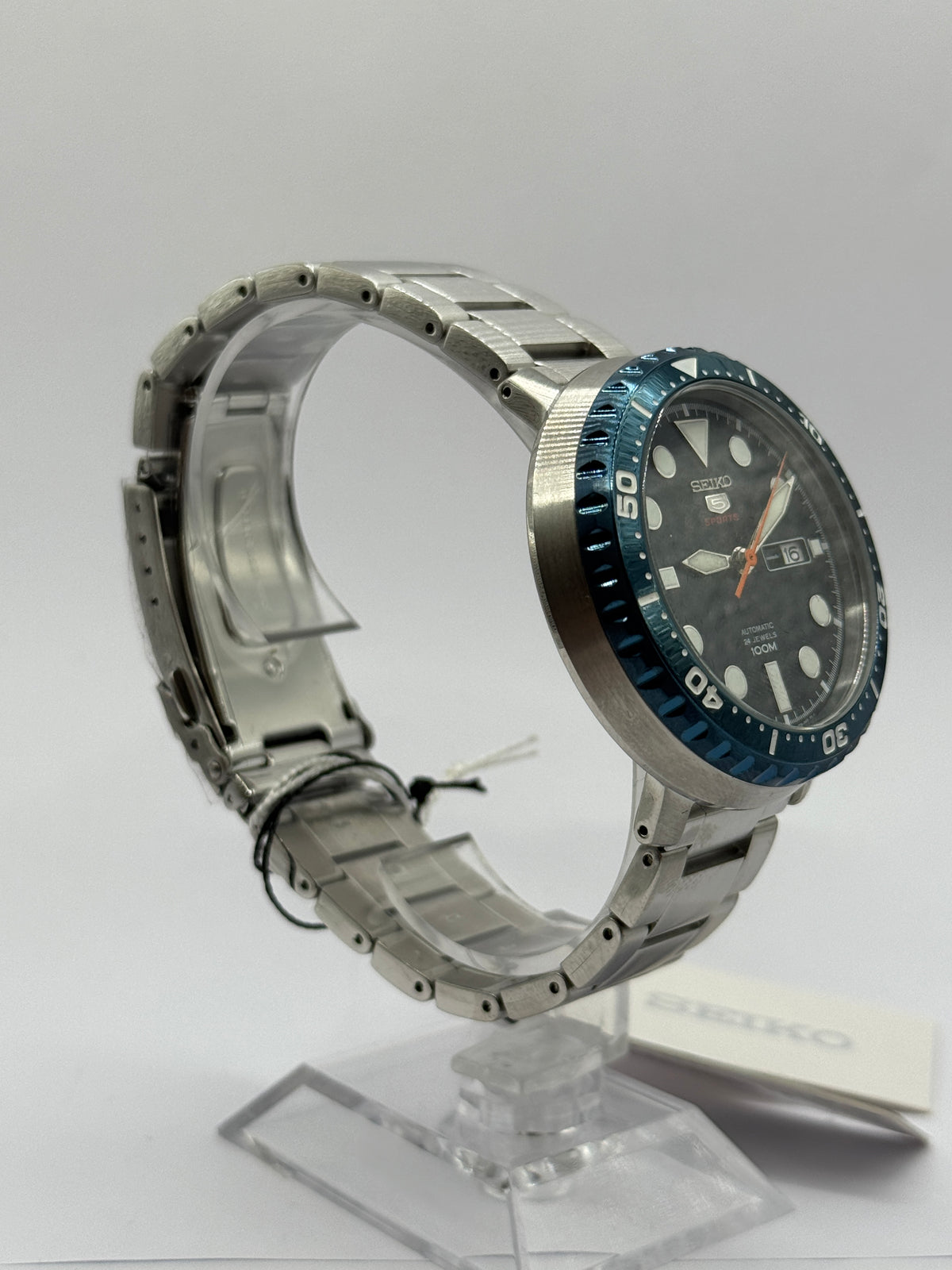 Seiko 5 Sports Bottle Cap SRPC63J1, case side and bracelet