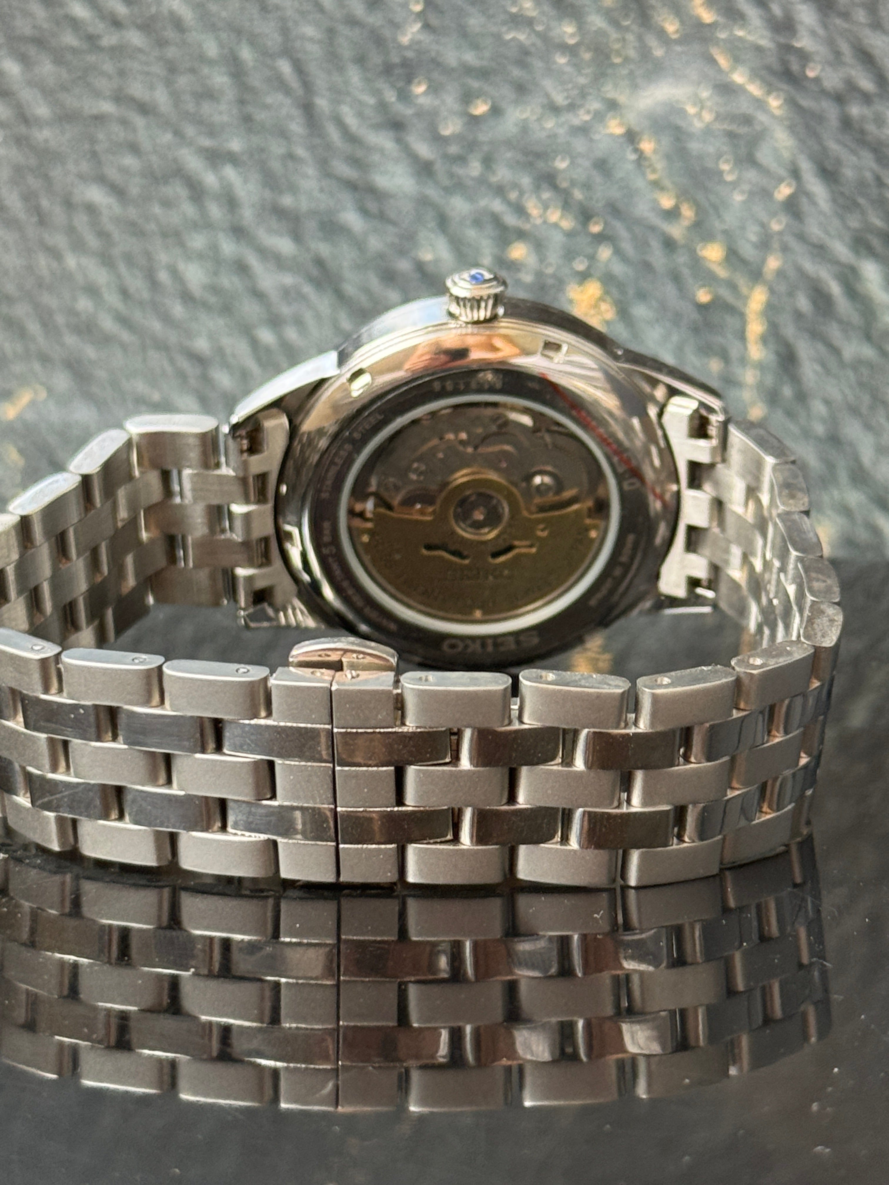 Seiko Presage 'Skydiving' SSK037J1 — ice blue sunburst dial detail