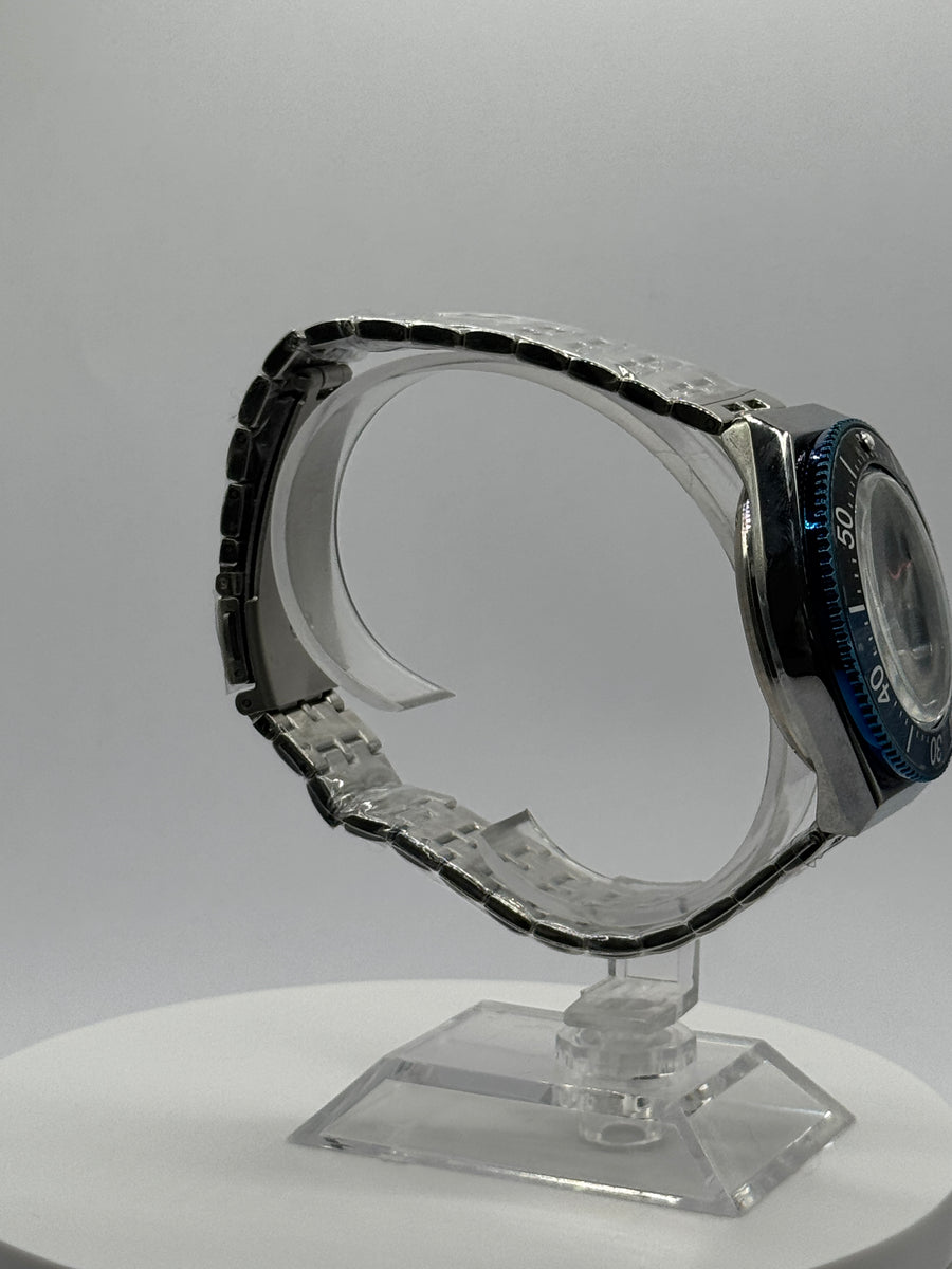 Timex Blueberry Automatic diver, navy bezel, steel bracelet, view 3