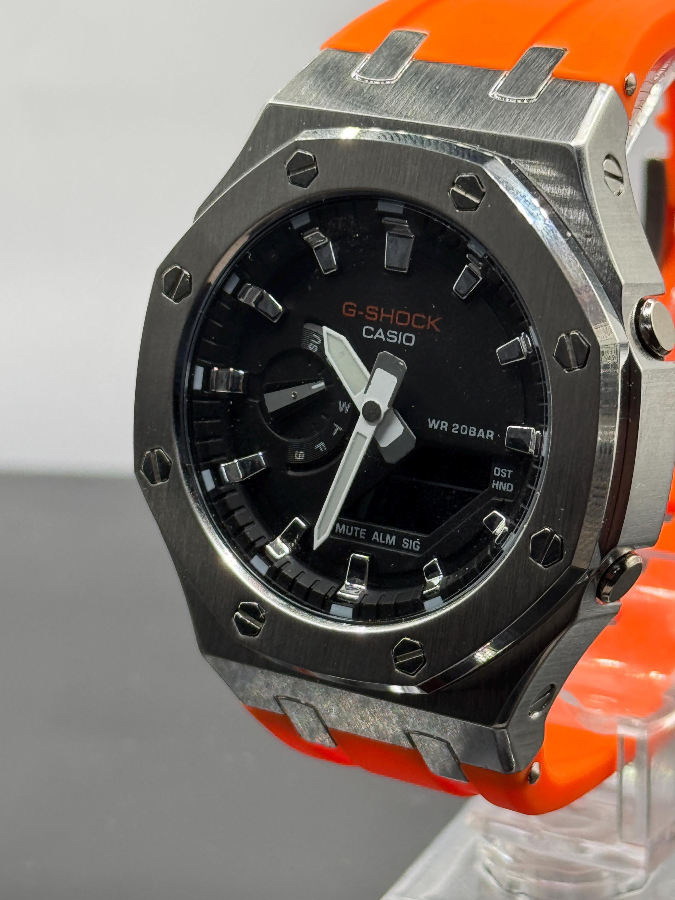 Orange dial CasiOak dial detail