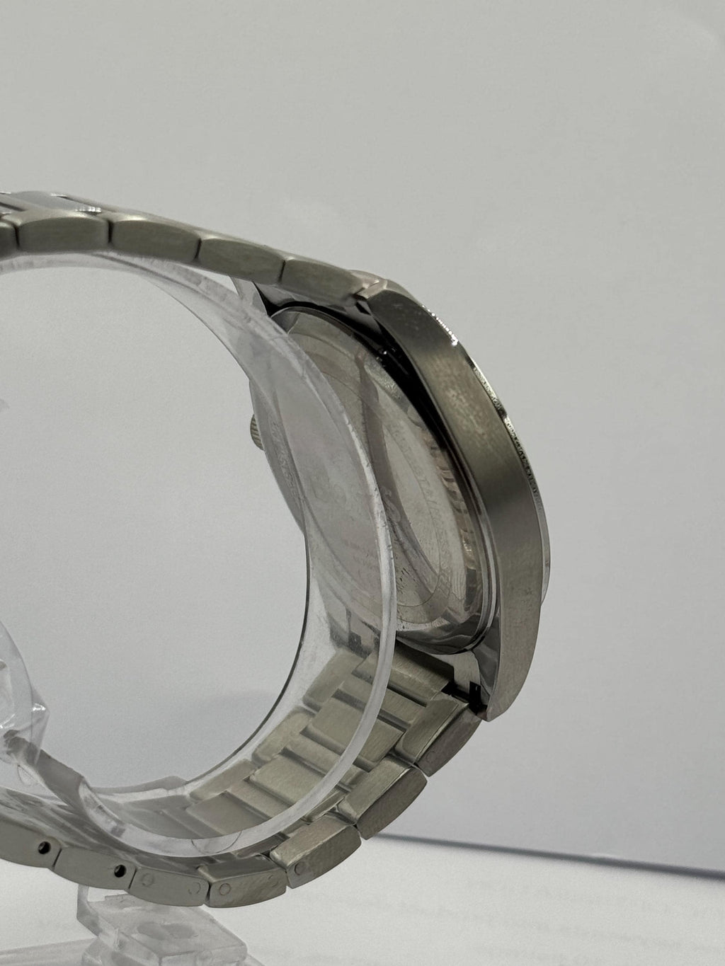 Black dial chronograph bracelet