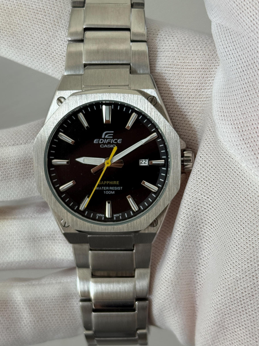 Casio Edifice steel bracelet detail